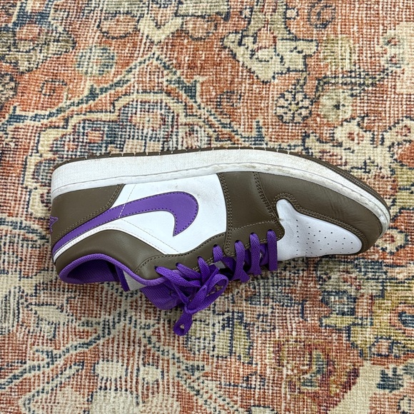 Jordan 1 Low Nike Men's White and Brown w with Purple Swoosh/Accents - Picture 6 of 8